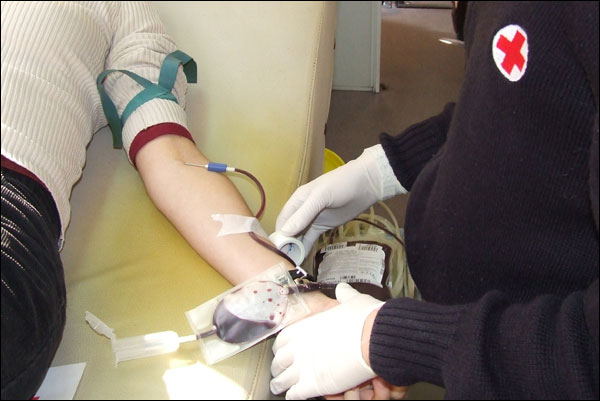 Cruz Roja llama la atencin sobre la necesidad de la donacin de sangre de forma continuada.