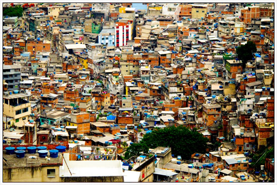 Imagen de la favela Rocinha en Ro de Janeiro, Brasil.  © Federacin Internacional.