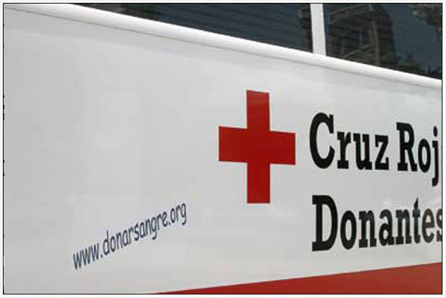 Imagen de un autobs de donacin de sangre.