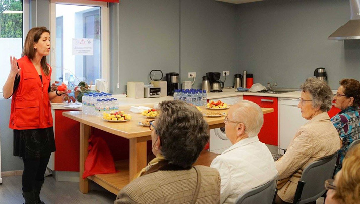 Croix-Rouge espagnole à Lugo. Enfance vulnérable Les grands-parents et les éducatrices de grand-mères