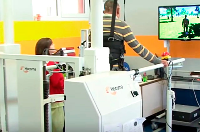 Rehabilitación con robot articulado Lokomat. Castro Riberas de Lea. Cruz Roja Lugo