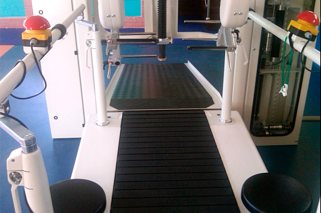 Rehabilitation with articulated robot Lokomat. Castro Riberas de Lea. Red Cross Lugo