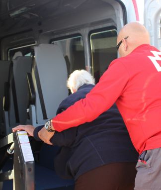 Comunicado: Cruz Roja en Canarias ofrece el servicio de transporte adaptado y sociosanitario para que las personas con movilidad reducida puedan ejercer su derecho al voto
